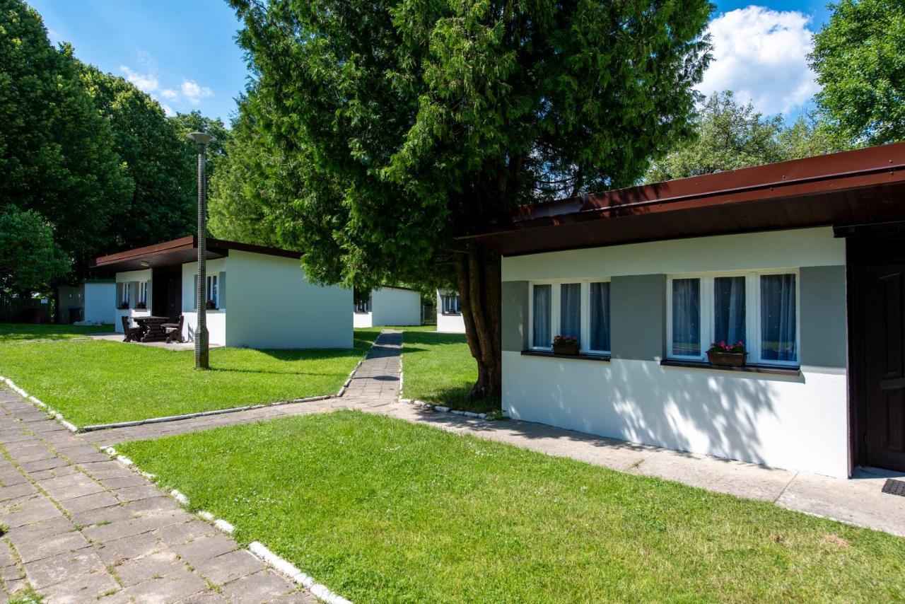 ホテル Osrodek Wypoczynkowy Dolomity Jedwabno エクステリア 写真